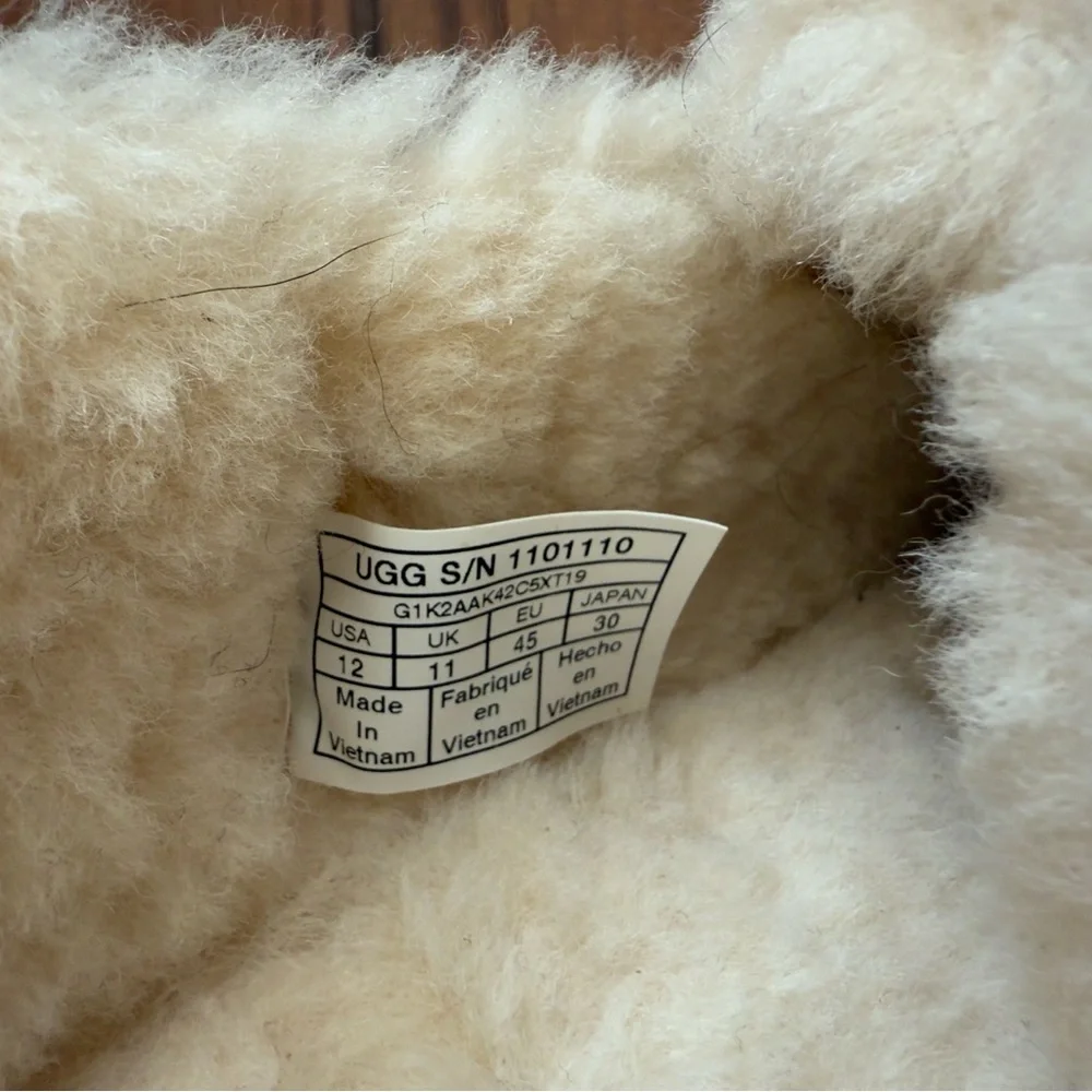 Men's UGG Ascot Slippers - Picture 7 of 9